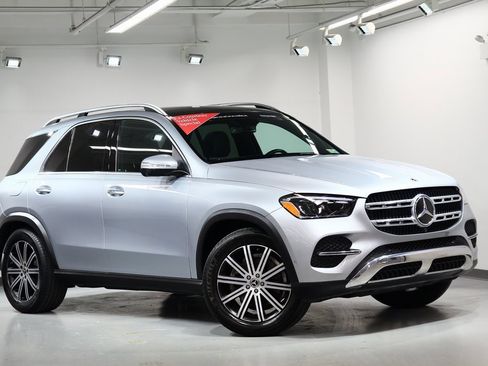 Used 2025 Mercedes-Benz GLE 350 4MATIC image 2