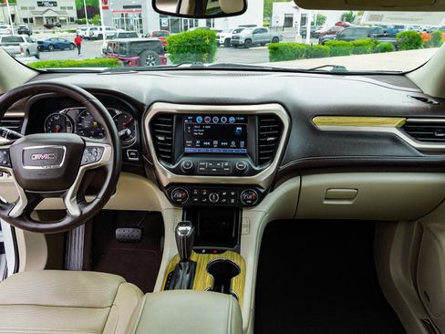 Used 2018 GMC Acadia Denali w/ Technology Package FWD image 34