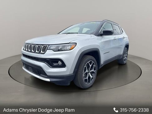 Used 2025 Jeep Compass Limited AWD/4WD image 3