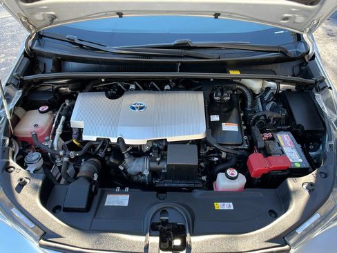 Used 2017 Toyota Prius Four image 22