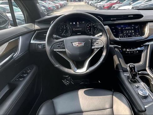 Used 2023 Cadillac XT6 Premium Luxury w/ Platinum Package AWD/4WD image 4