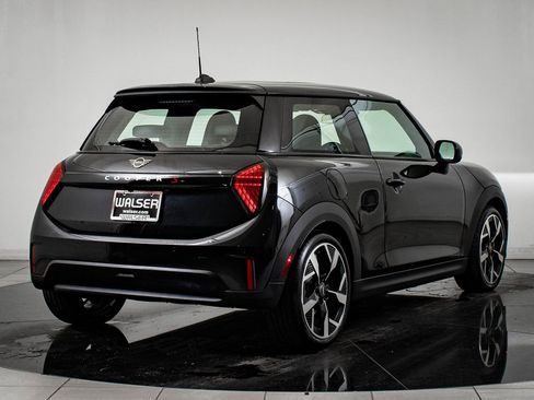 Certified 2025 MINI Cooper S image 10