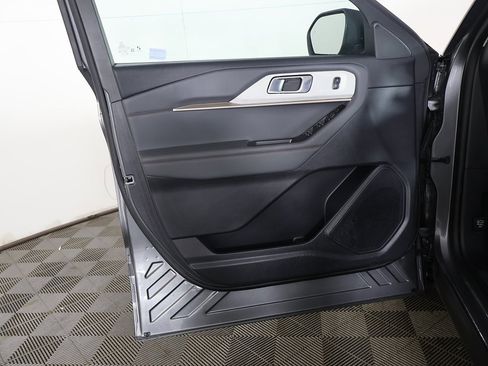 Used 2025 Ford Explorer Active image 23
