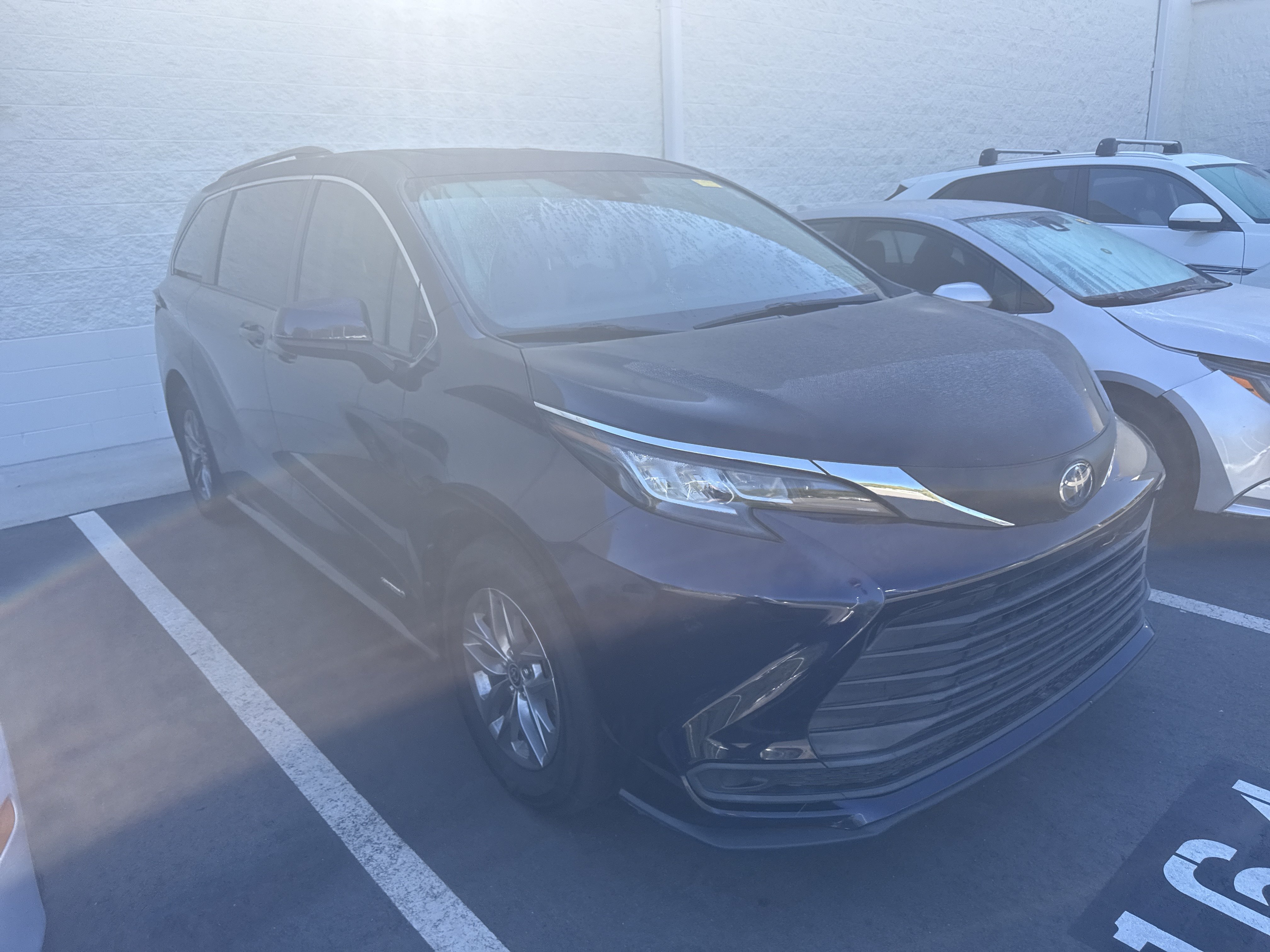 Used 2021 Toyota Sienna LE w/ LE Plus Package AWD/4WD image 41