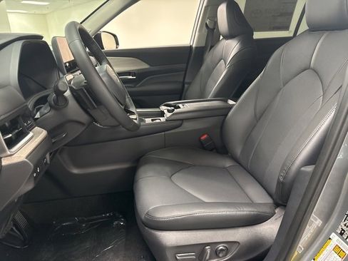 New 2026 Toyota Grand Highlander Platinum image 38