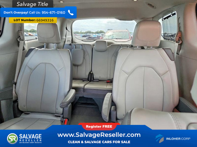 Used 2017 Chrysler Pacifica Touring-L FWD image 13