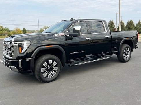 Used 2024 GMC Sierra 2500 Denali w/ Denali Reserve Package image 15