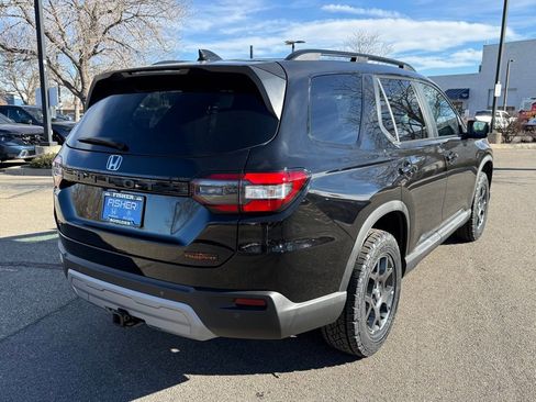 New 2025 Honda Pilot TrailSport image 4