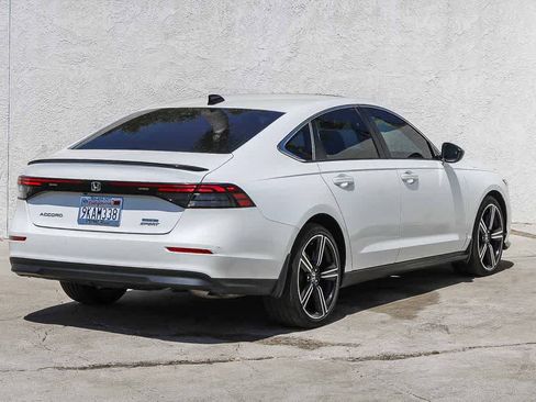 Used 2024 Honda Accord Sport image 6