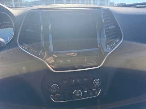 Used 2021 Jeep Cherokee Limited w/ Elite Package image 18