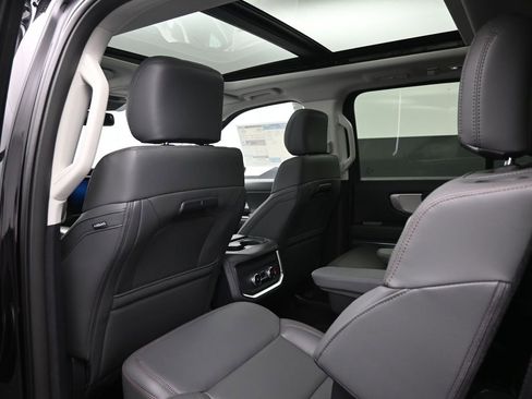 New 2025 Ford Expedition Active image 25