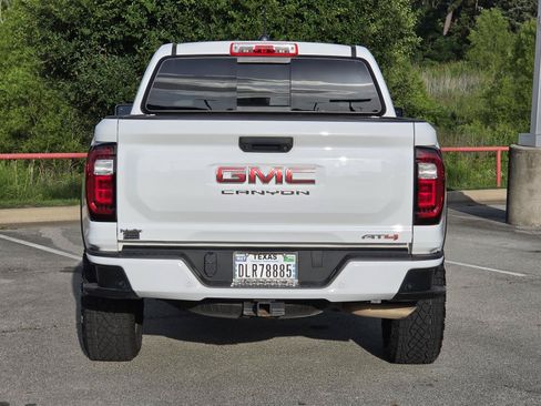 Used 2024 GMC Canyon AT4 w/ AT4 Premium Package AWD/4WD image 5