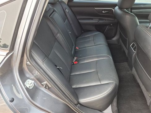 Used 2016 Nissan Altima 2.5 SL w/ 2.5 Technology Package FWD image 22