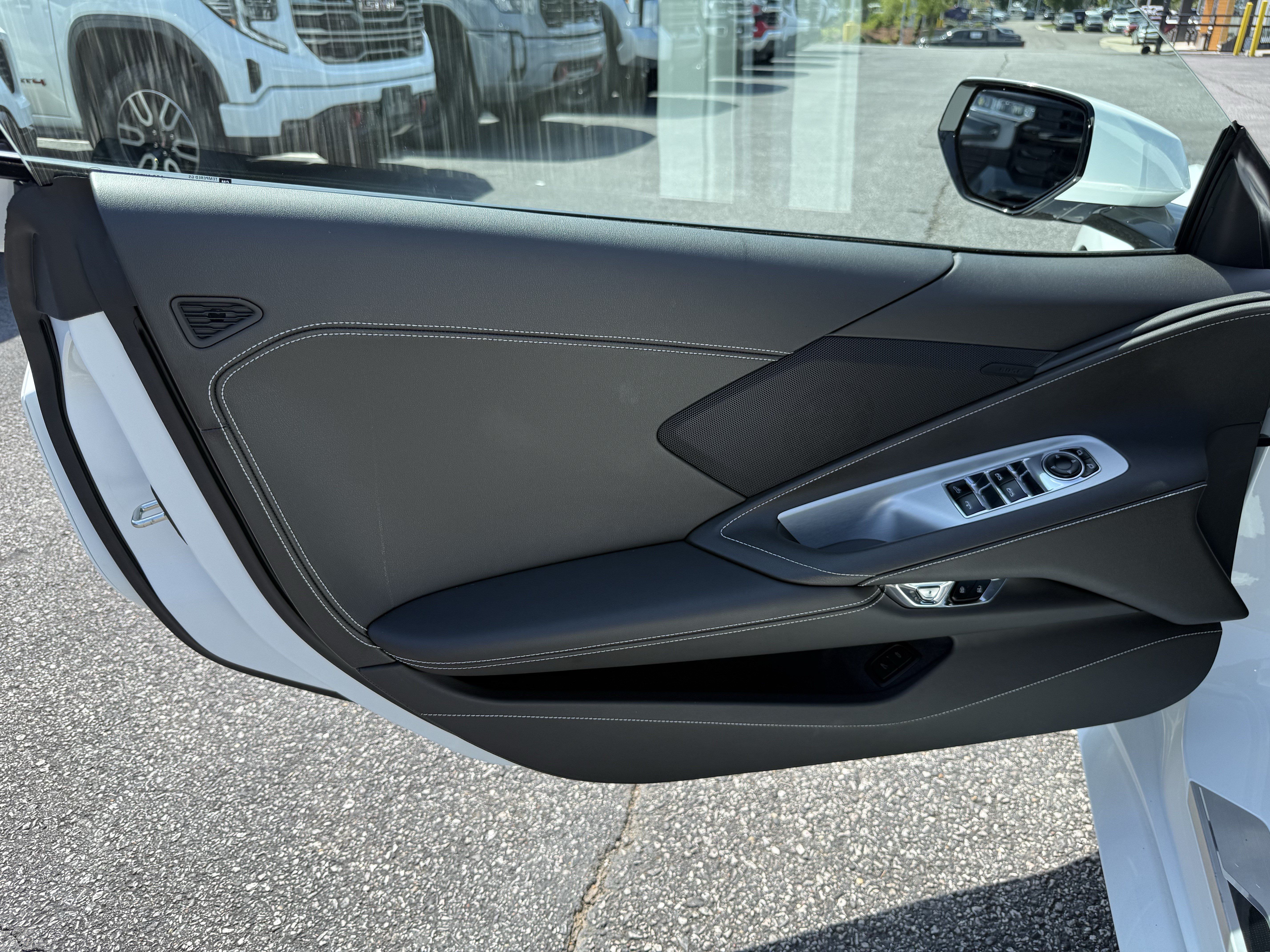 Used 2026 Chevrolet Corvette Stingray Convertible w/ Z51 Performance Package RWD image 19