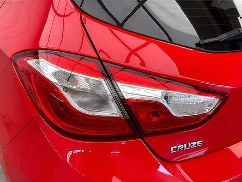 Used 2017 Chevrolet Cruze LT w/ Convenience Package FWD image 26