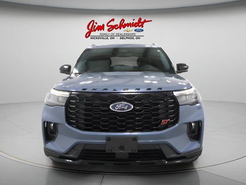 Used 2025 Ford Explorer ST AWD/4WD image 3