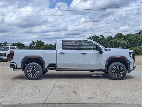 New 2026 GMC Sierra 2500 Denali Ultimate w/ LPO, Black Badging Package AWD/4WD image 6