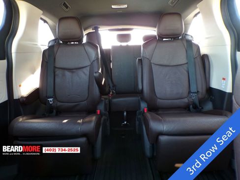 Used 2021 Toyota Sienna Limited image 12
