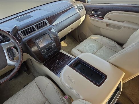 Used 2014 GMC Sierra 2500 Denali w/ Suspension Package, Off-Road image 9