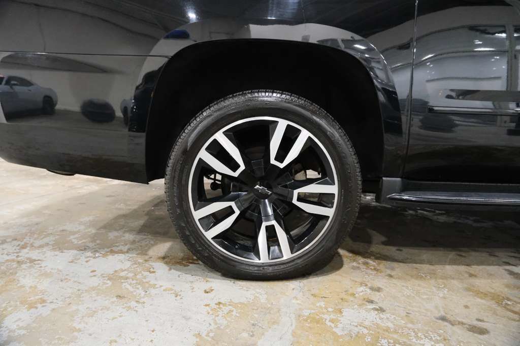 Used 2019 Chevrolet Suburban Premier AWD/4WD image 13