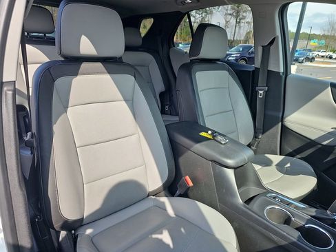 Used 2018 Chevrolet Equinox Premier image 13