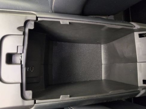 Used 2018 Ford Fusion SE w/ Equipment Group 201A FWD image 37
