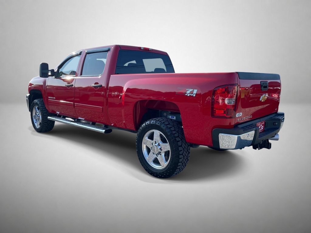 Used 2014 Chevrolet Silverado 2500 LT w/ Interior Plus Package AWD/4WD image 5