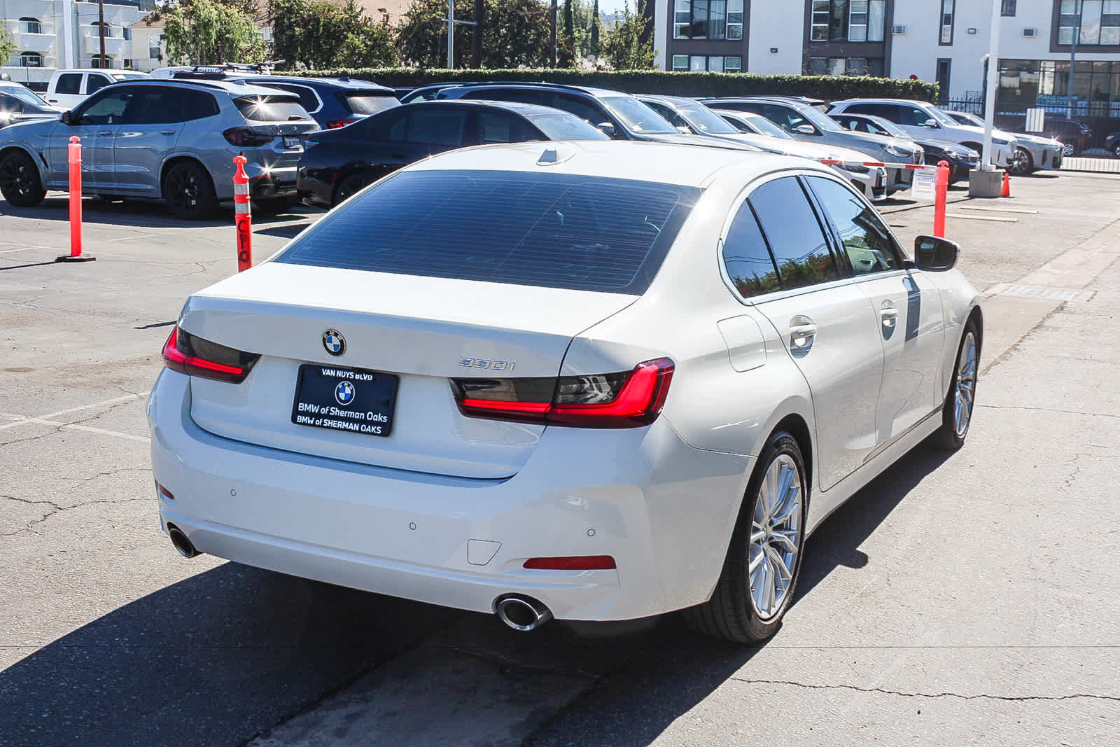 Used 2024 BMW 330i Sedan w/ Premium Package RWD image 7