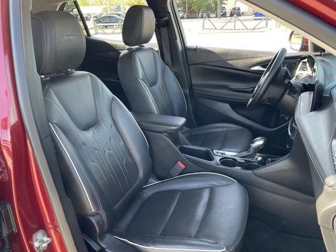 Used 2024 Buick Encore GX Avenir w/ Avenir Convenience Package FWD image 28