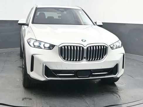 Certified 2025 BMW X5 sDrive40i w/ Parking Assistance Package image 2