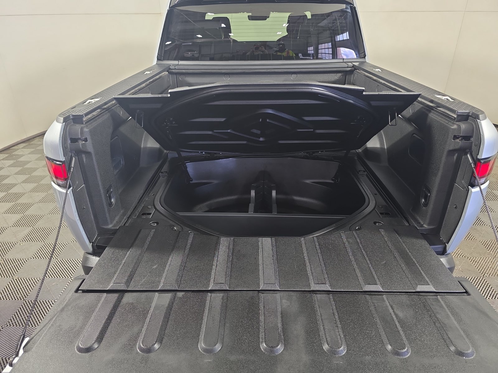 Used 2024 Rivian R1T Adventure Quad AWD/4WD image 15