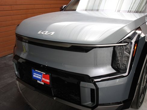 Used 2024 Kia EV9 GT-Line image 3