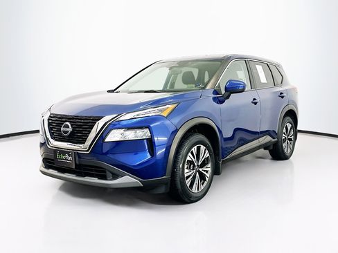 Used 2023 Nissan Rogue SV image 3