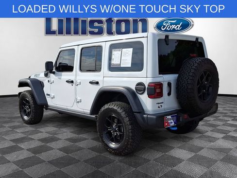 Used 2024 Jeep Wrangler Unlimited AWD/4WD image 6