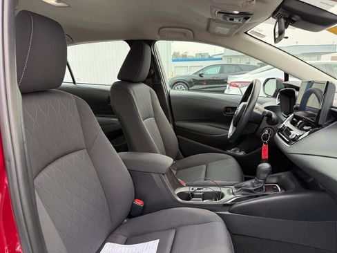 Used 2025 Toyota Corolla LE FWD image 19