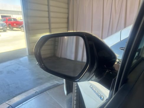 Used 2016 Toyota Prius Three FWD image 21