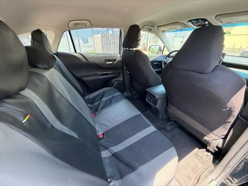 Used 2021 Toyota Venza LE image 20