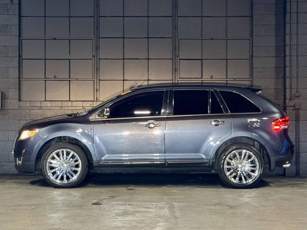 Used 2013 Lincoln MKX AWD image 16