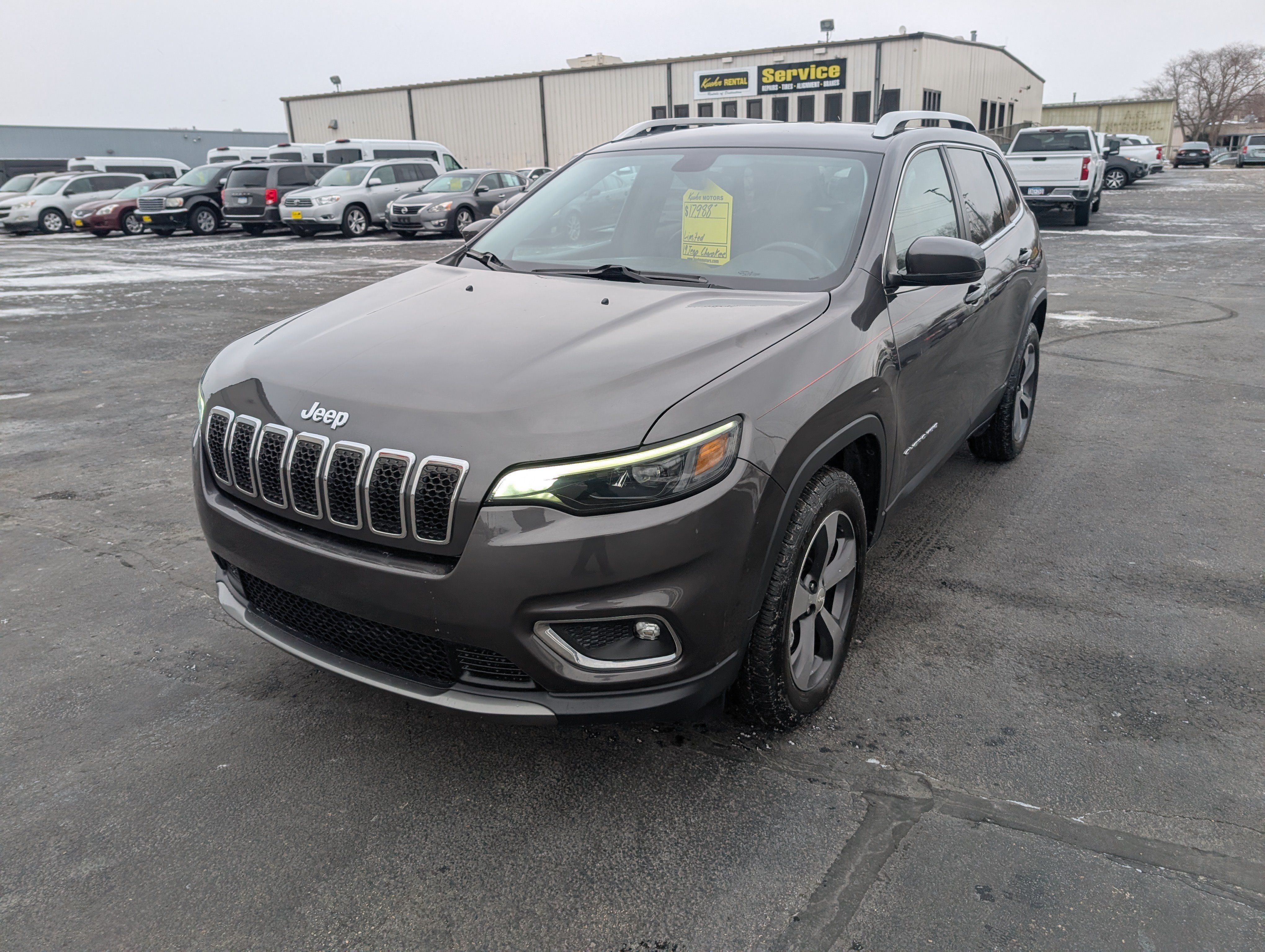 Used 2019 Jeep Cherokee Limited AWD/4WD image 4