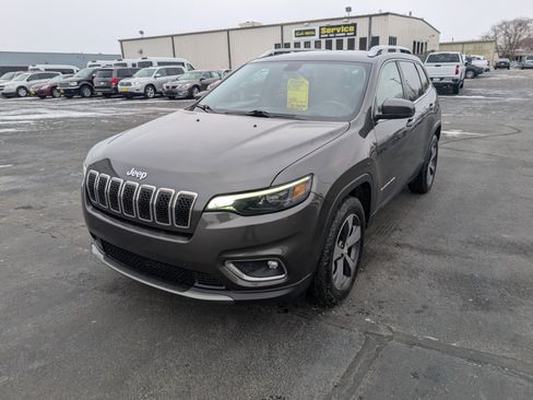 Used 2019 Jeep Cherokee Limited image 4
