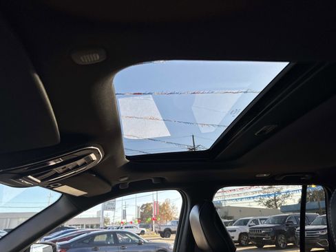 Used 2024 Jeep Grand Cherokee Altitude image 20