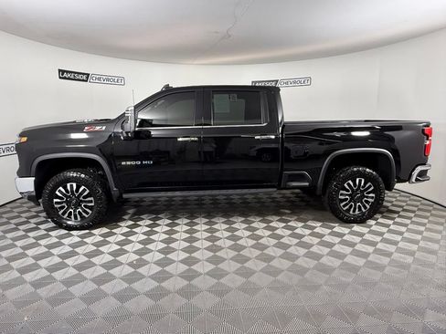 Used 2025 Chevrolet Silverado 2500 LTZ w/ LTZ Plus Package AWD/4WD image 3