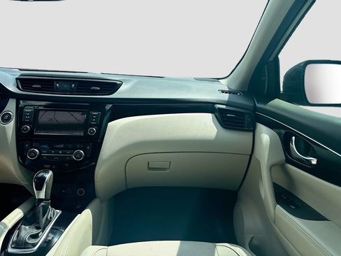 Used 2019 Nissan Rogue Sport SL w/ Premium Package FWD image 27