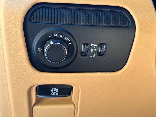 Used 2026 Jeep Grand Wagoneer Summit AWD/4WD image 30