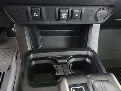 Certified 2022 Toyota Tacoma SR5 image 16