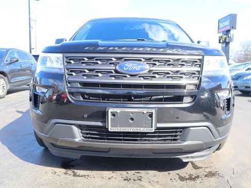 Used 2018 Ford Explorer XLT w/ Equipment Group 202A FWD image 8