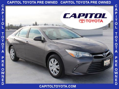 Used 2016 Toyota Camry LE image 1