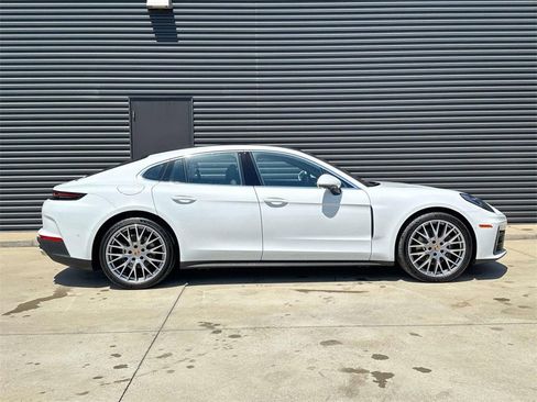 New 2025 Porsche Panamera 4 image 8