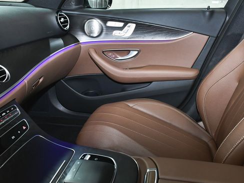 Used 2023 Mercedes-Benz E 350 4MATIC Sedan image 51