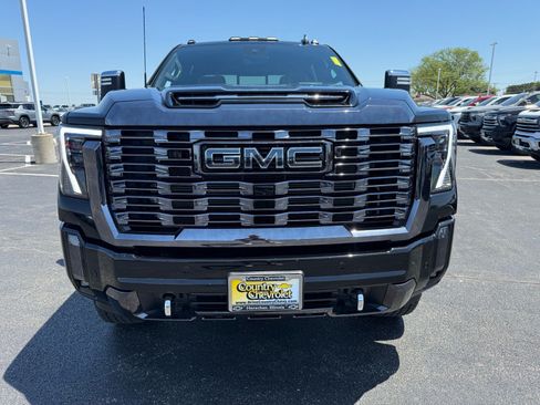 Used 2024 GMC Sierra 2500 Denali Ultimate AWD/4WD image 8